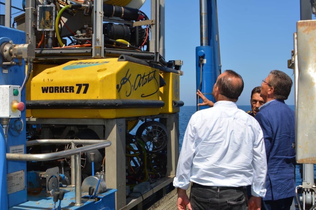 KKTC Başbakanı Üstel, TCG Alemdar’da arama-kurtarma çalışmalarını inceledi
