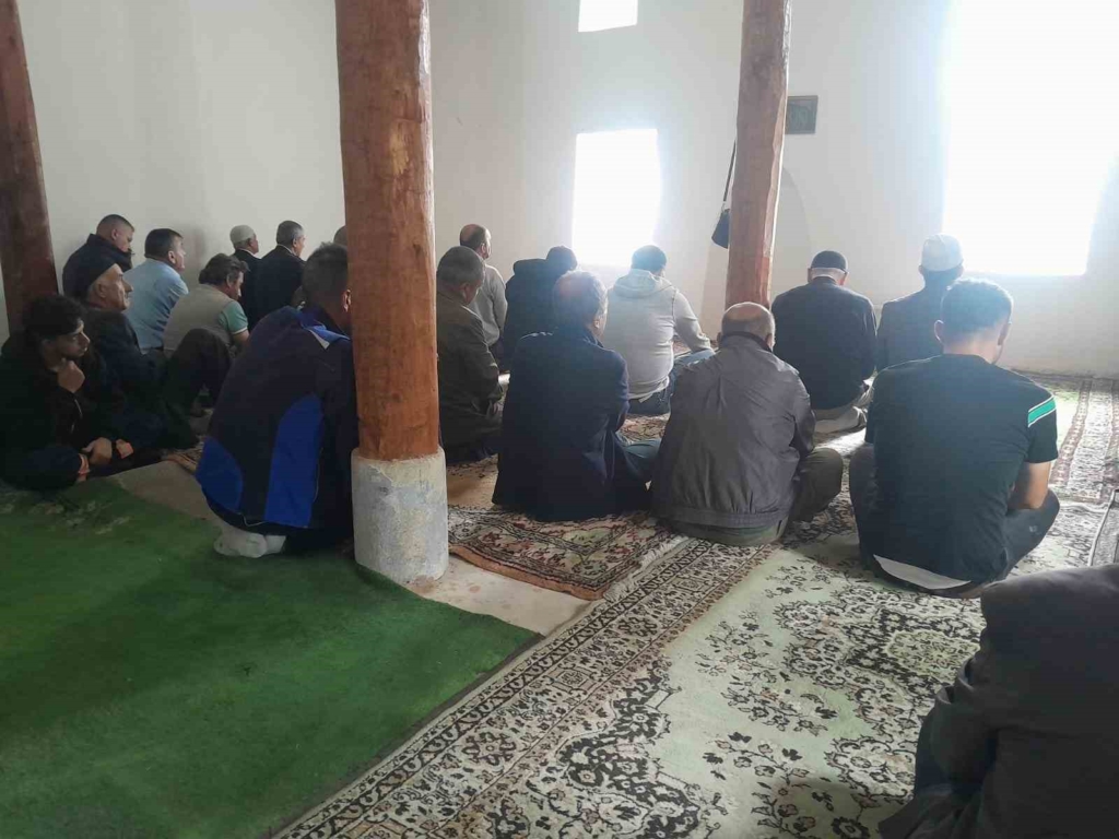 Babullu Köyü Gazi Camii’nde 50 yılın ardından Cuma namazı kılındı