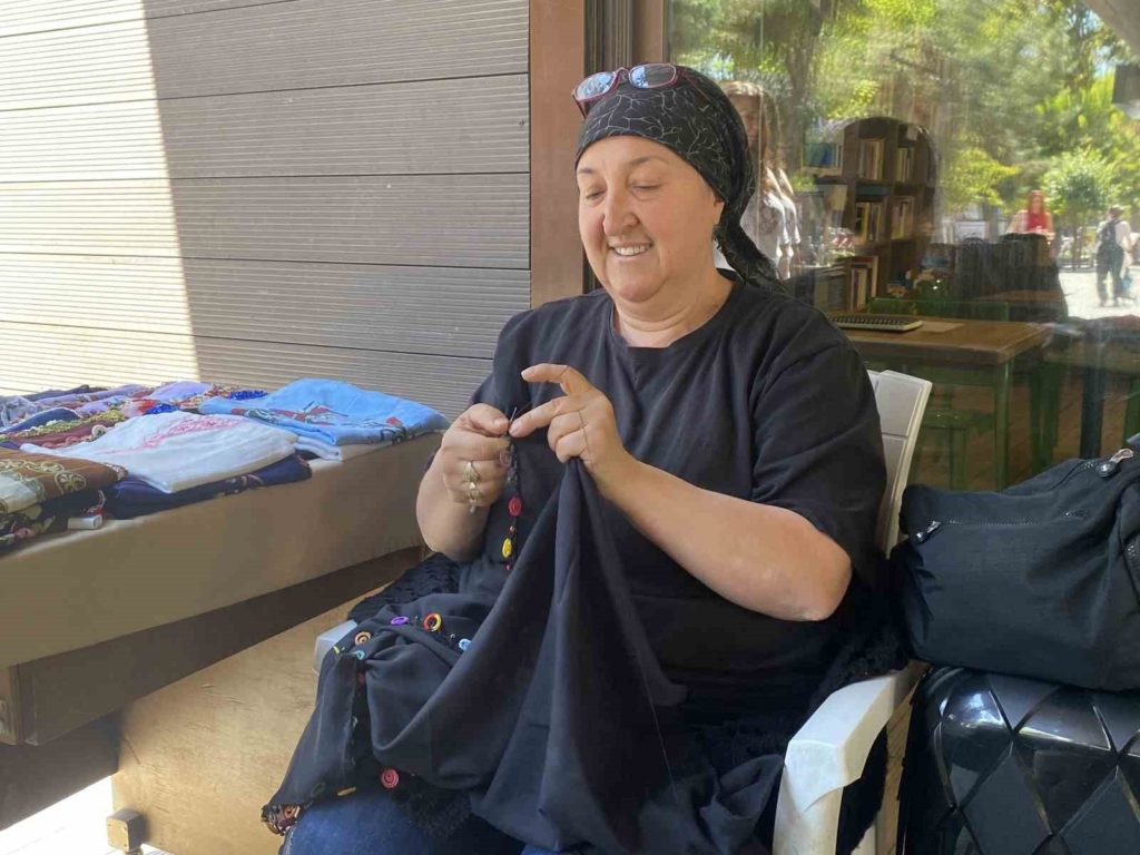 Her yazma için günlerce emek sarf ediyor