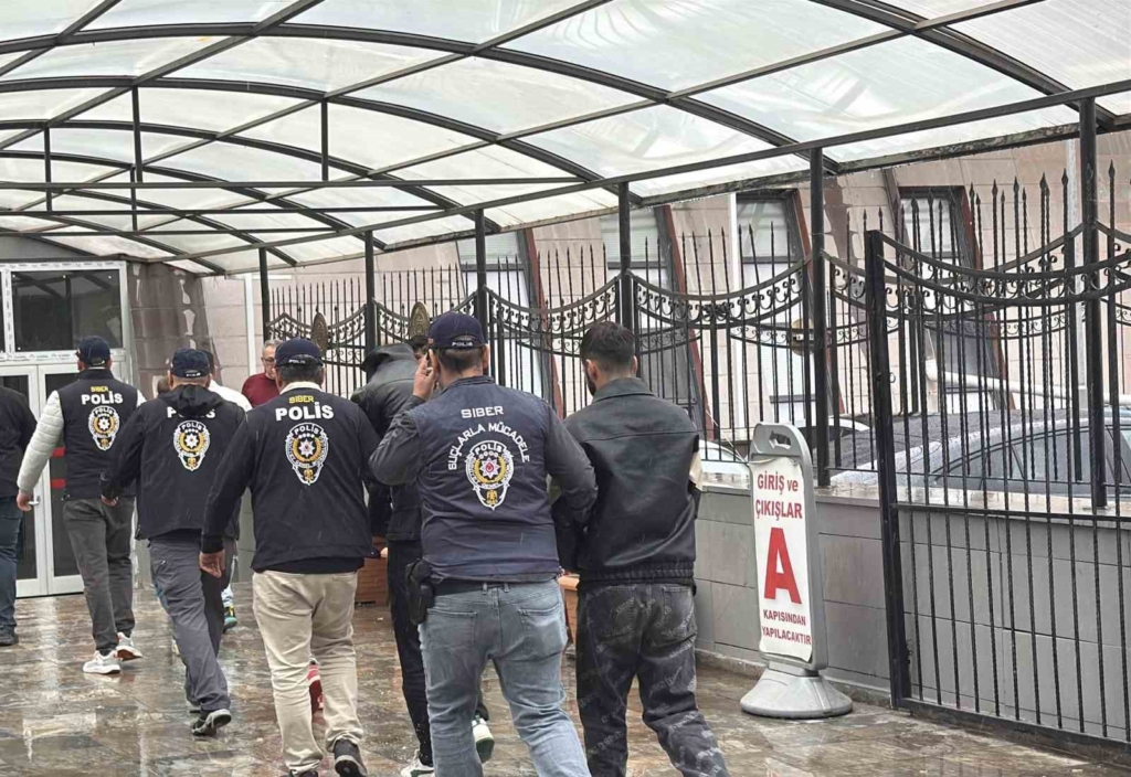 Yasa dışı bahis operasyonunda 6 bin 51 kişinin IBAN bilgilerini kullandıran 6 şüpheliden 2’si tutukladı, 4’ü adliye sevk edildi