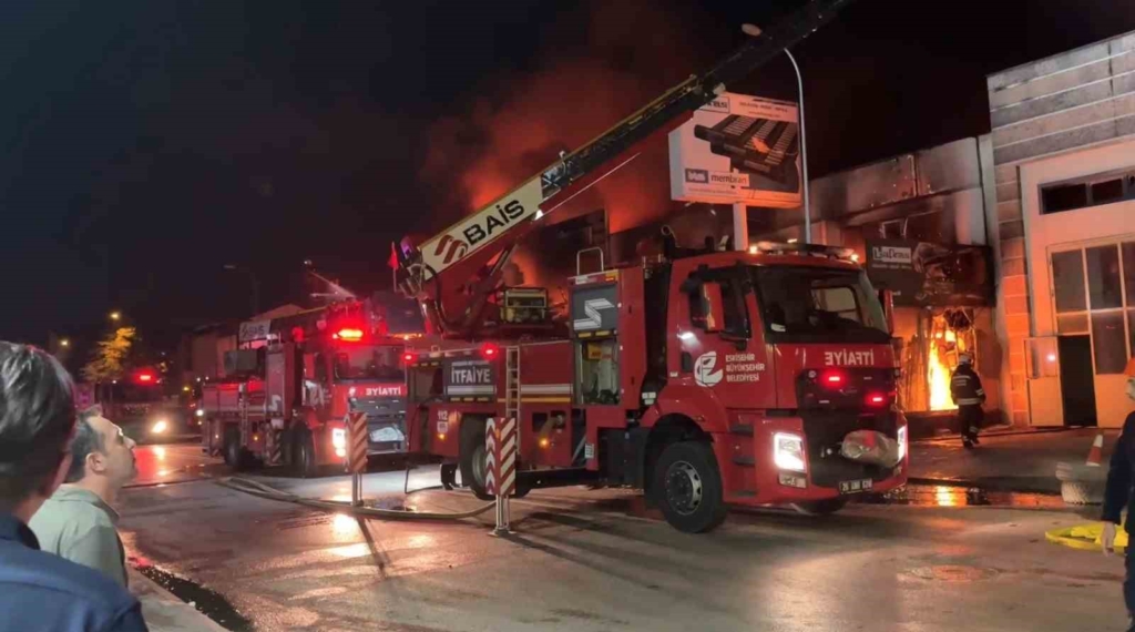 Eskişehir’de sanayi sitesindeki dükkanda korkutan yangın