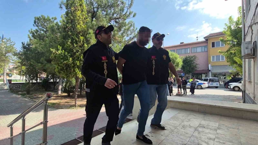 Oto galerici gencin ölümüyle ilgili 2 şüpheli tutuklandı