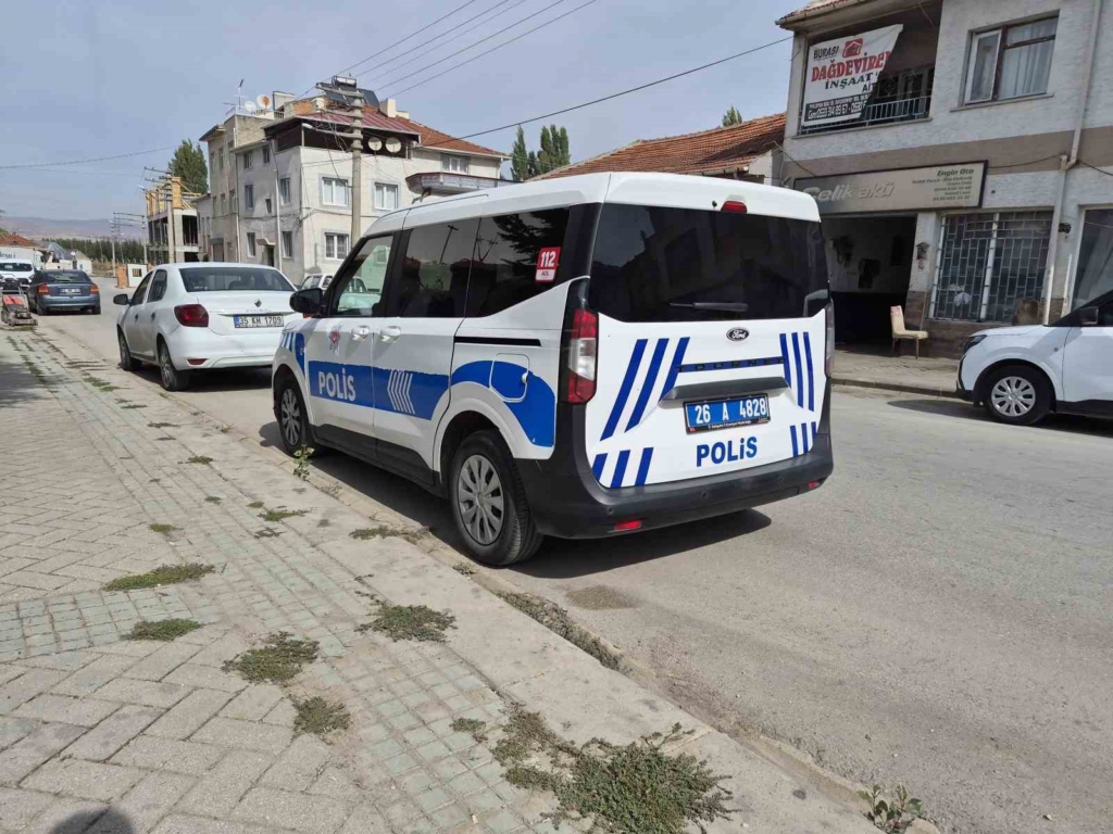 Eskişehir’de 52 yaşındaki adam merdivenin altında ölü bulundu