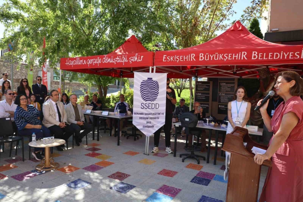 "4. Eskişehir Fırçanın Sırdaki İzi Sempozyumu" başladı