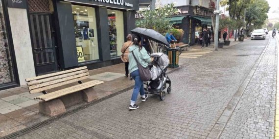 Eskişehir’de sağanak başladı, sıcaklık 14 dereceye düştü