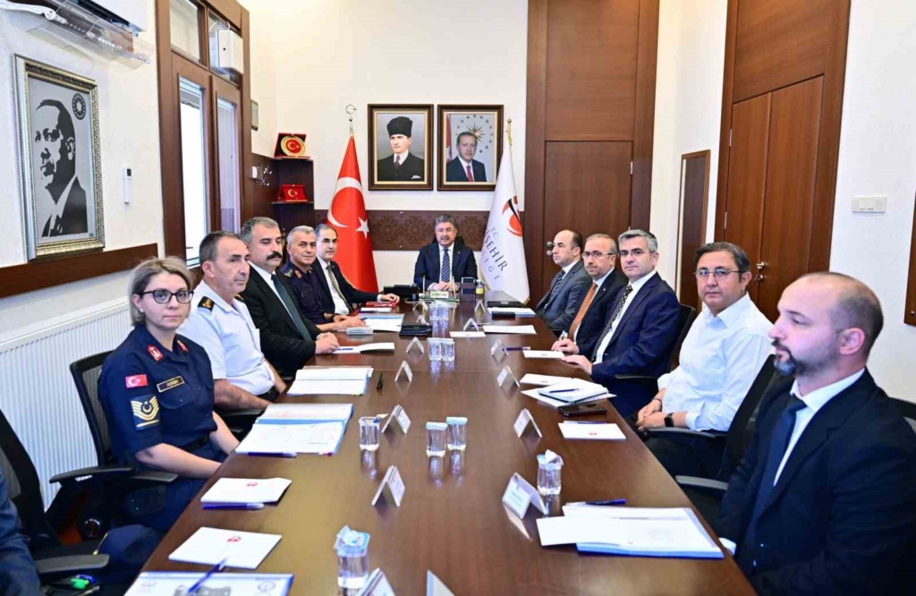 Eskişehir’de ’Eğitim ve Öğretim Yılı Okul Güvenliği ve İl Yürütme Kurulu Toplantısı’ yapıldı