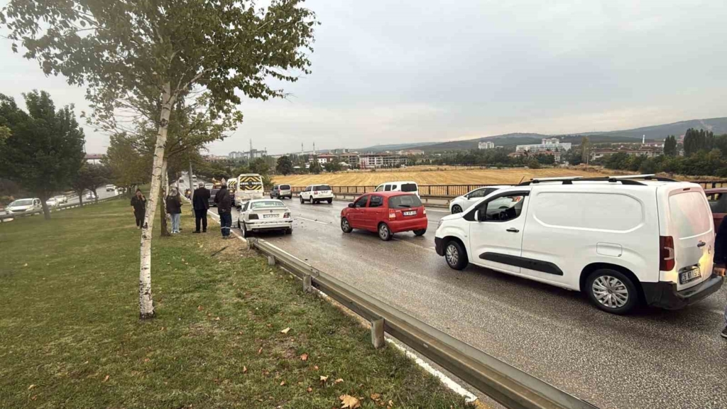 Eskişehir’de 7 araçlı zincirleme kaza: 1 yaralı