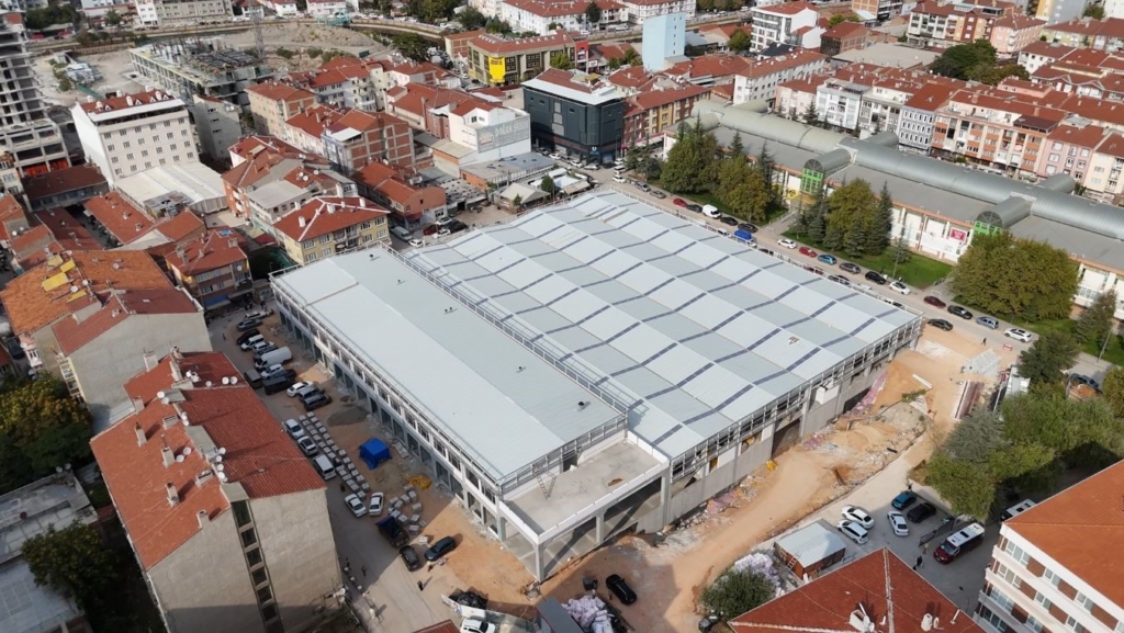 Eskişehir Kurtuluş Kapalı Pazar Yeri’nde fiziki gerçekleşme yüzde 75’e ulaştı