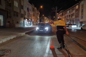 Eskişehir’de 25 polis ekibinin katılımı ile asayiş ve trafik uygulaması
