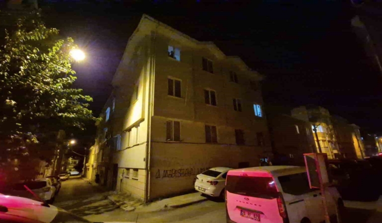 Eskişehir’de apartmanın 2’nci katından düşen kişi yaralandı