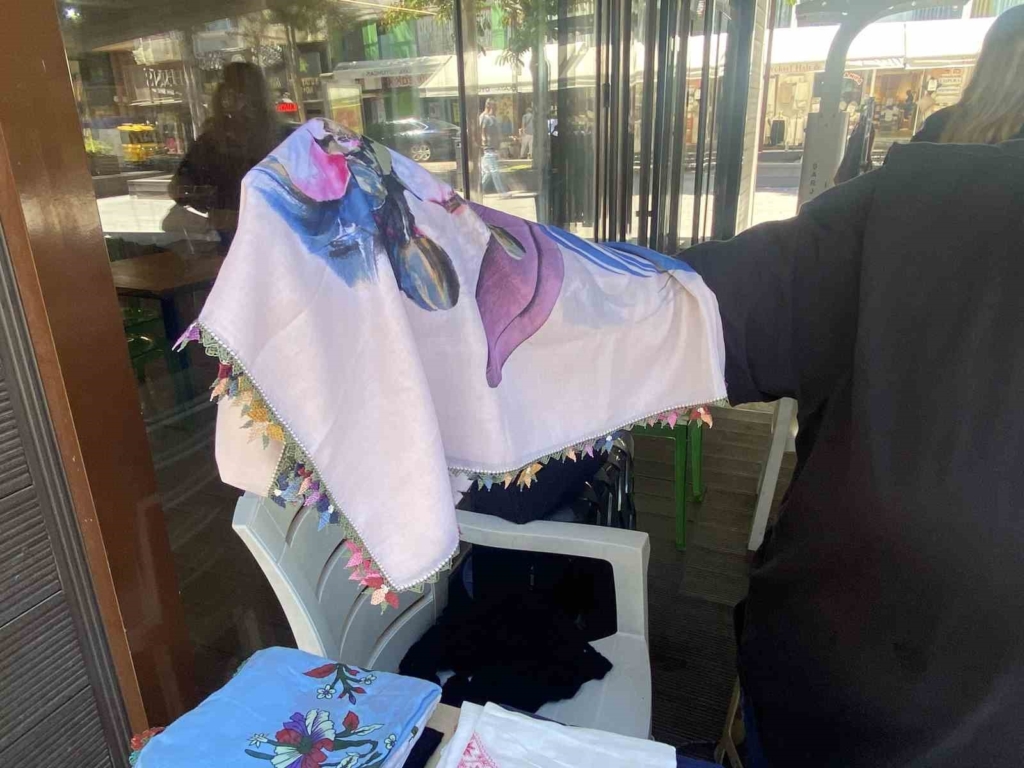 Her yazma için günlerce emek sarf ediyor