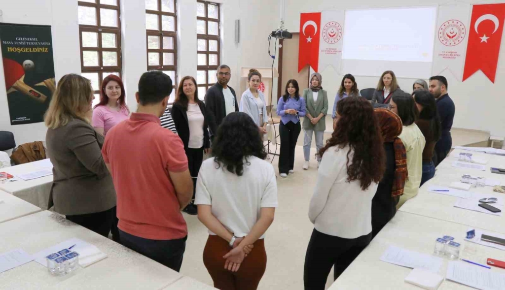 Eskişehir Aile ve Sosyal Hizmetler İl Müdürlüğü personeline ’Danışmanlık Tedbiri’ eğitimi verildi