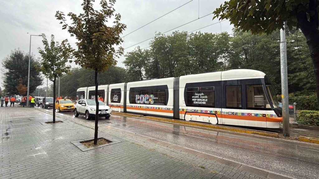 Eskişehir’de katener arızası tramvay ulaşımını aksattı