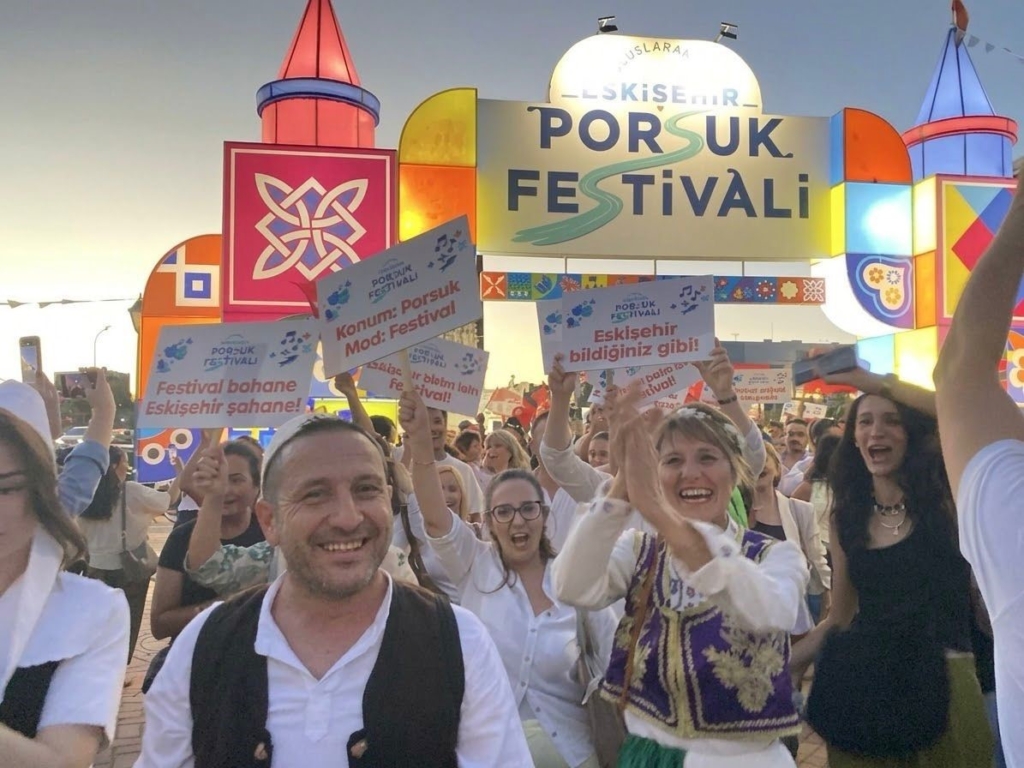 "Uluslararası Eskişehir Porsuk Festivali" coşkuyla başladı