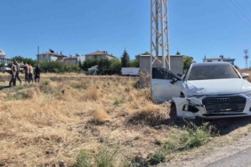 İki otomobilin karıştığı kazada 5 kişi yaralandı