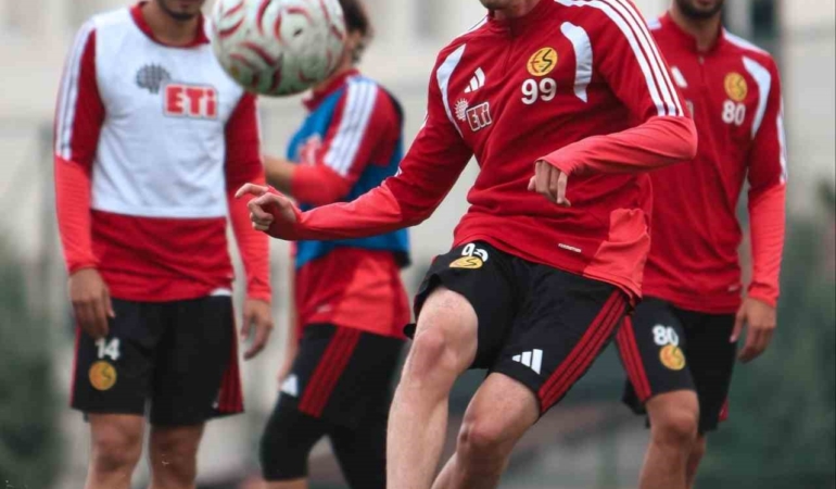 Eskişehirspor, Bigaspor deplasmanı öncesi hazırlıklarını tamamladı