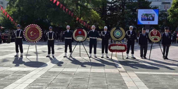 Eskişehir’de Gaziler Günü, Valilik önünde törenle anıldı