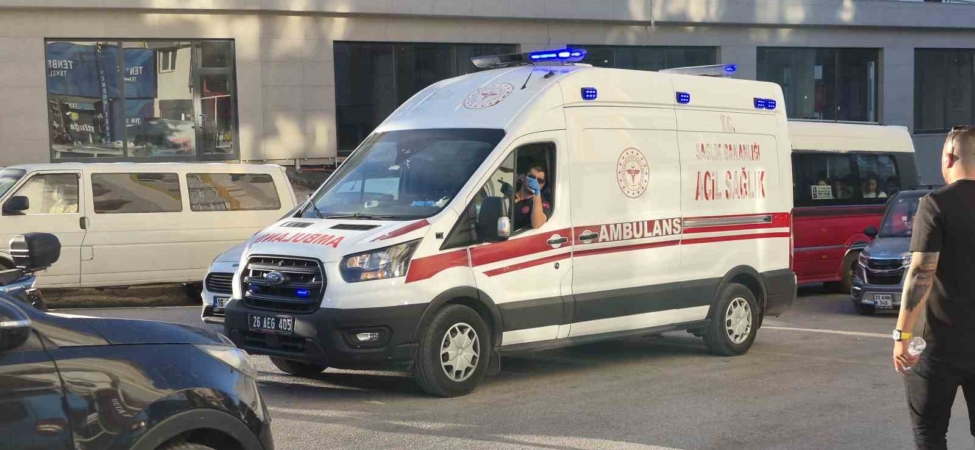 Eskişehir’de bir aracın çarptığı 12 yaşındaki çocuk yaralandı