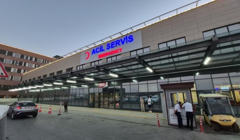 Eskişehir’de evde baygın bulunan yaşlı çift hastaneye kaldırıldı