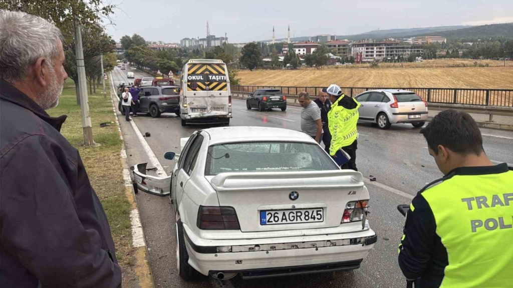 Eskişehir’de 7 araçlı zincirleme kaza: 1 yaralı