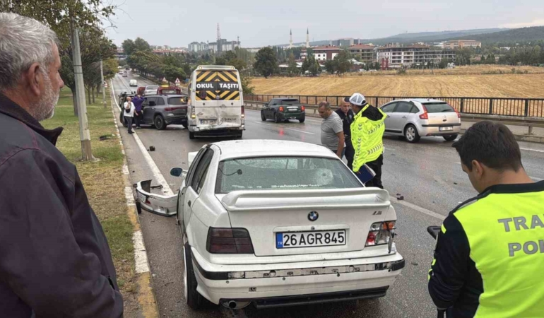 Eskişehir’de 7 araçlı kazada bir sürücü yaralandı
