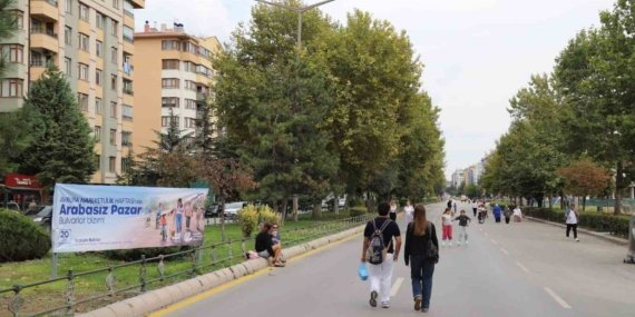 Eskişehir’de 700 metrelik bölüm araç trafiğine kapatıldı