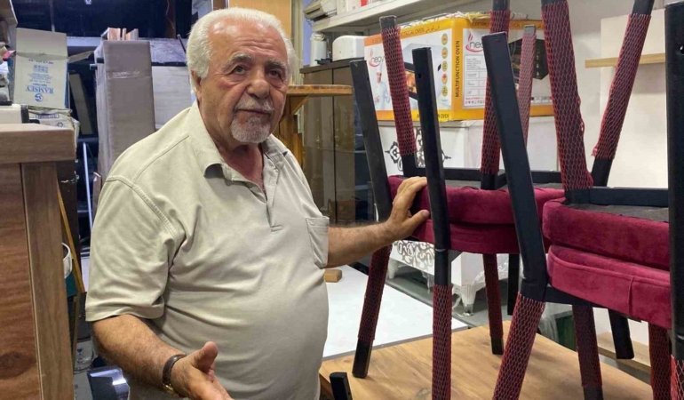 Öğrenciler esnaftan eşya alışverişi yapmak yerine alternatif seçenekleri tercih ediyor