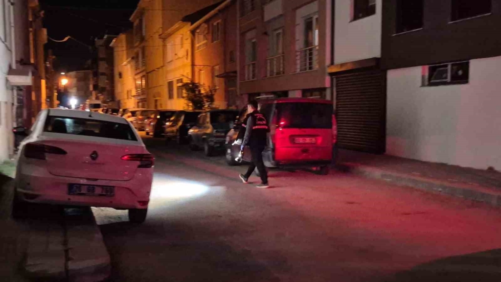 Eskişehir’de 2’nci kattan düşen kişi yaralandı