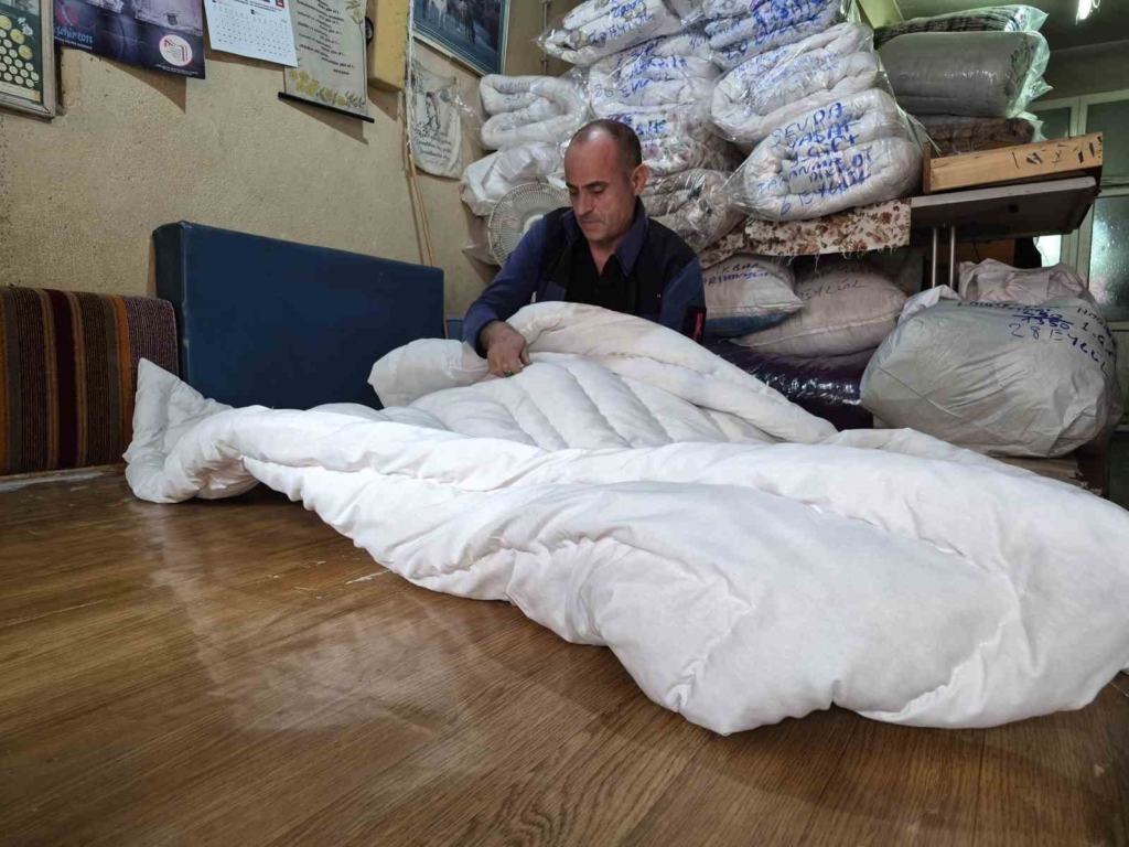 Hava sıcaklıklarının düşmesi sonrası doğal yün yorganlar ilgi görüyor
