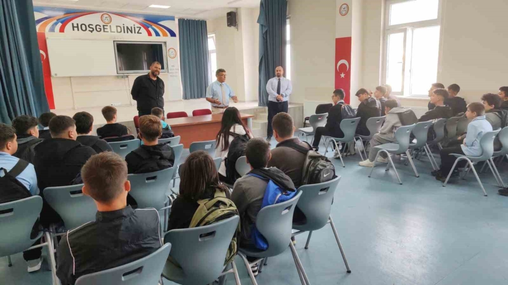 Mesleki eğitime yeni başlayan öğrenciler sektörle buluştu