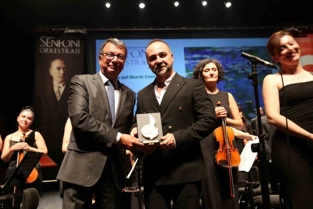 Eskişehir Büyükşehir Belediyesi Senfoni Orkestrası yeni sezonu opera ve operet eserleriyle açtı
