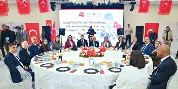 Eskişehir’de gaziler ve aileleri onuruna yemek düzenlendi