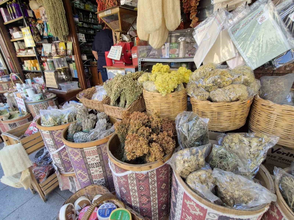 Aktardan mevsim geçişlerinde bağışıklığı güçlendiren doğal ürün tavsiyeleri
