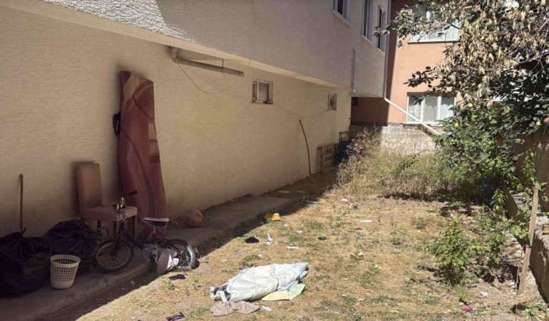 Eskişehir’de balkondan düşen 4 yaşındaki çocuk yaralandı