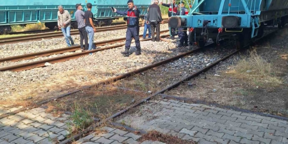 Eskişehir’de vagon üzerindeki baba ve oğlu akıma kapıldı