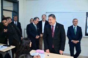 Vali Dr. Erdinç Yılmaz lise öğrencileriyle bir araya geldi