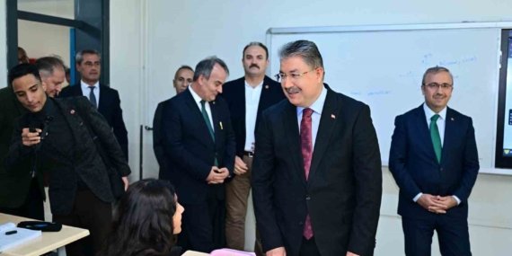 Vali Yılmaz, lise öğrencilerinin hedef ve taleplerini dinledi
