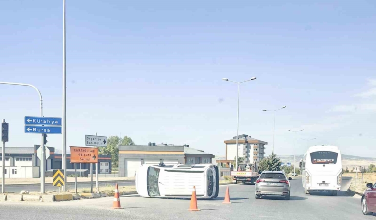 Eskişehir’de iki araç çarpıştı: 5 kişi yaralandı