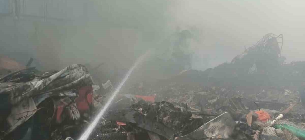 Eskişehir’de geri dönüşüm tesisinde çıkan yangın söndürüldü
