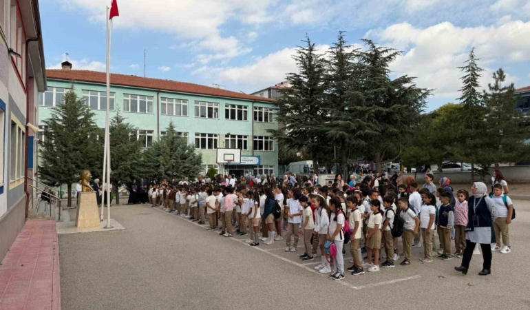 Sivrihisar’da 2 bin 715 öğrenci ders başı yaptı