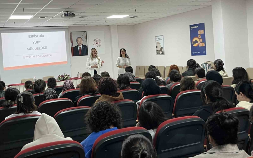 Eskişehir GSB yurtlarına yeni yerleşen öğrencilerle iletişim toplantısı düzenlendi