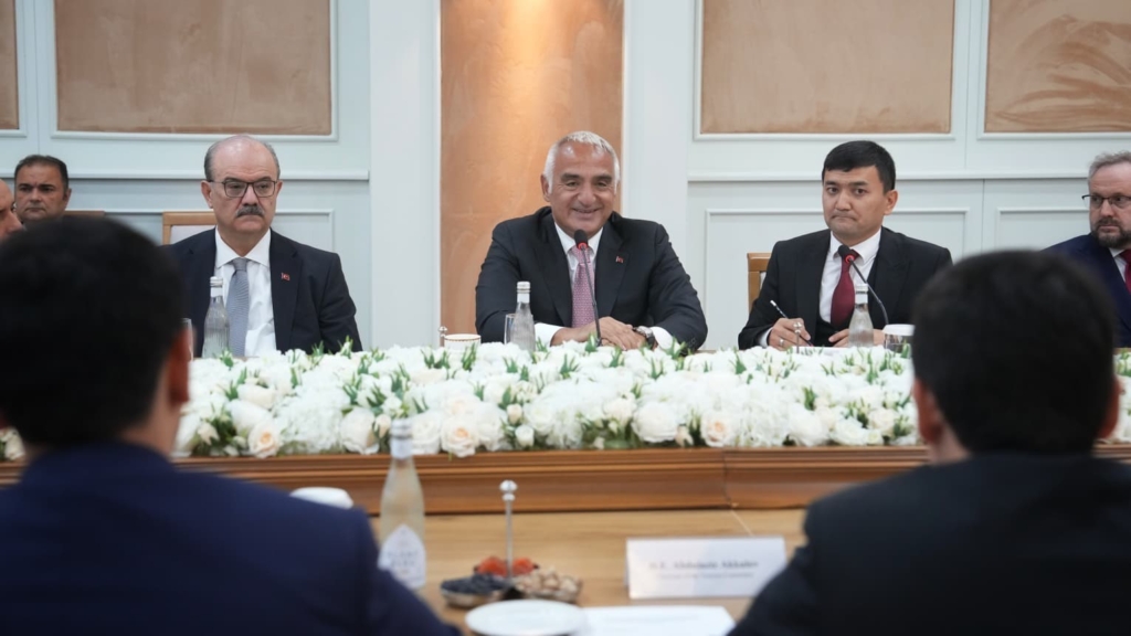 Bakan Ersoy: "25 eserin Özbekistan’da çevirimi ve yayımı için destek verdik"