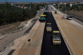 Eskişehir Büyükşehir Belediyesi’nden 100. Yıl Bulvarı’nda asfalt çalışması