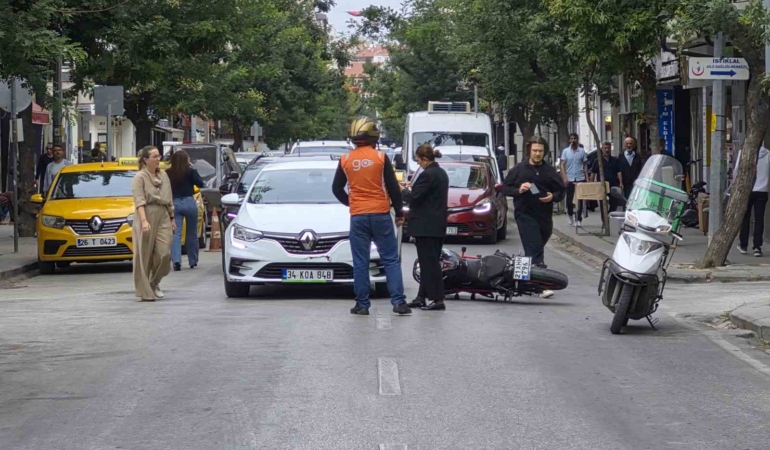 Eskişehir’de otomobil ile motosiklet çarpıştı