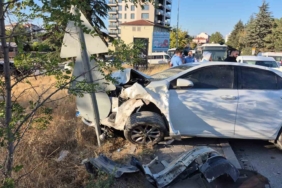 Eskişehir’de 4 aracın karıştığı zincirleme kaza: 3 yaralı
