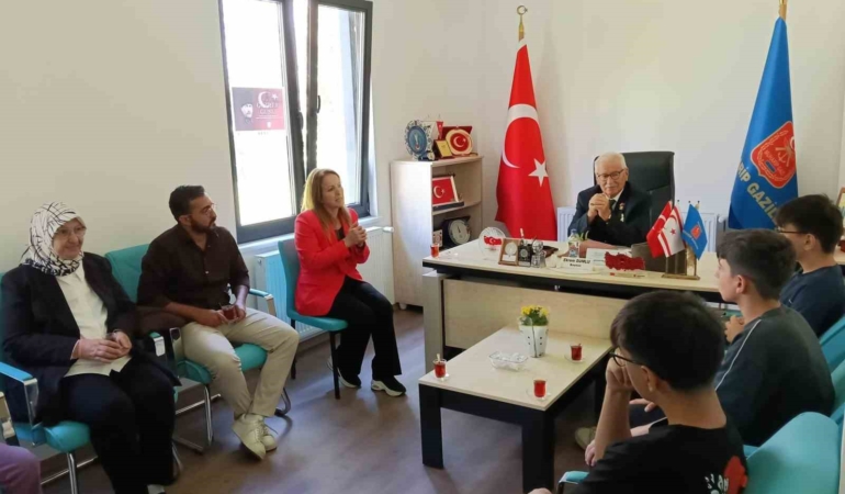 Eskişehir’de çocuklardan gazilere anlamlı Gaziler Günü ziyareti