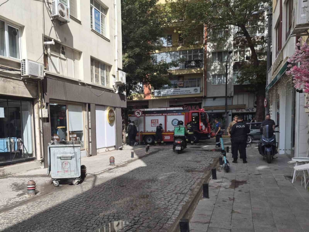 Patlamaların yaşandığı çöp konteynerinde bu defa da yangın çıktı