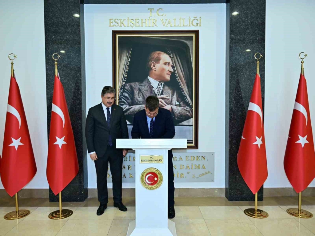 Adalet Bakan Yardımcısı Tuncay, Eskişehir Valisi Yılmaz’ı ziyaret etti