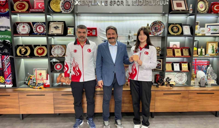 Rabia Şafak, Gençler Dünya Kick Boks Şampiyonası’nda üçüncü oldu