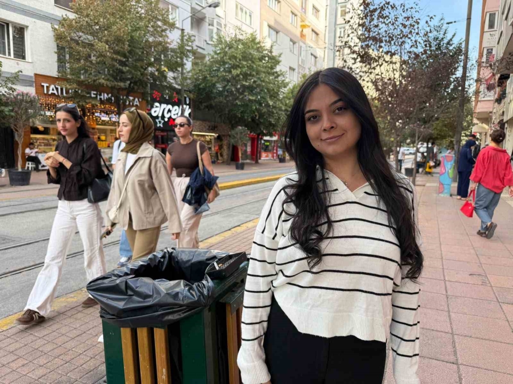 Çöp kutusunun üzerinde unutulan telefon 4 dakikada çalındı